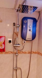 Cozy Master Room at Suria Kipark Damansara Apartment Homestay Sleeps 3 - 8