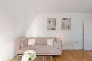 Spacious One Bed loft Apartment - 7