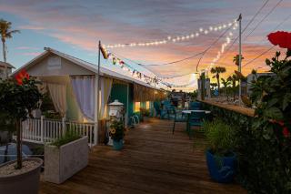 Latitude 26 Waterfront Resort and Marina - Fort Myers Beach - 4