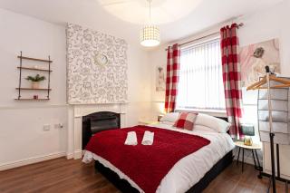 Fabulous Stay - 4 Bedroom House, sleeps 9, ideal for Business and Contractors, Free parking - 9