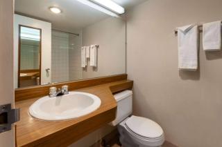 Travelodge by Wyndham Cleveland Airport - Brook Park - 1