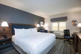Comfort Inn & Suites - 1