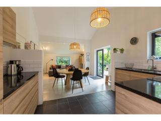 Holiday home in Dishoek with garden - 3