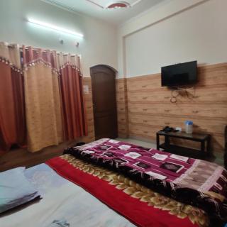 Aashriwad Hotel - 9