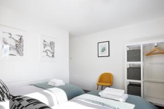 Charming 2 bed home, quiet village + free parking - Halifax - 4