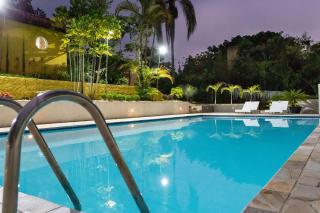 Piscina, jardim, área gourmet e vista arborizada - Guararema - 6