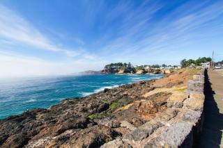 Captain's Quarters and Cabins - Depoe Bay - 1