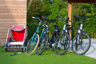 luxe Villa Maroma Regal aan Veerse meer met 4 Ebikes GasBBQ & EV laadpaal - Kamperland - 9