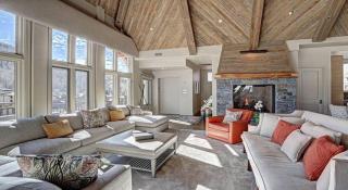 Luxury Mountain-Side Penthouse with Stunning Views - 9