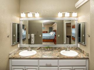 Cozy Lake Retreat Games, Pool Table - Lake Havasu City - 8