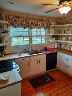 Charming Cottage on a City Farm! - Lexington - 2