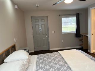 Nightshade Inn & Gardens - Camillus - 6