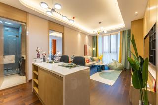 Locals Apartment House 24 - 7