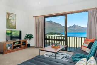 Town Centre Location with Stunning View - Unit 1 - Queenstown - 8