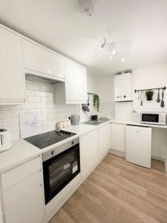 Spacious Coastal Stay in Central Location - Bournemouth - 8