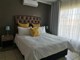 Town House at The Reeds - Centurion - 9