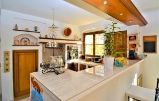 Nice Home In Saint Quentin La Poter - Saint-Quentin-la-Poterie - 5