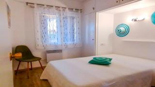 VACAY Apartamento Ibiza, a pie de la piscina - L'Escala - 1