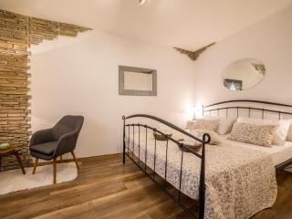 Iron Gates Apartments - Split - 8