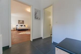 Exklusive Stadtvilla-190qm- Parkplatz- 3Schlafzimmer- 2 Bäder- Netflix- Waschmaschine- 4 Etagen-nähe Theater - Cottbus - 1