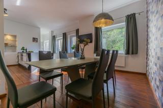 Exklusive Stadtvilla-190qm- Parkplatz- 3Schlafzimmer- 2 Bäder- Netflix- Waschmaschine- 4 Etagen-nähe Theater - Cottbus - 4