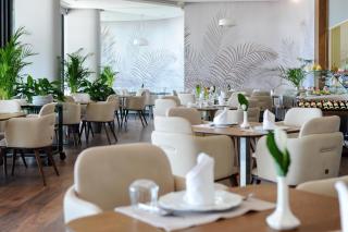 Yacht Hotel - Vlorë - 1