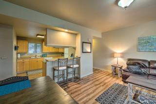 Central Apt Private Fireplace and Patio Access - Anacortes - 4