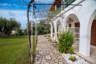 Elaionas Holiday Home studios and apartments - 8