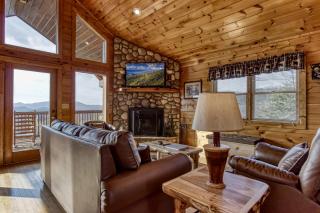 Mountain 4 Miles, Hot Tub, Amazing Views, 1089 FREE tickets each paid day, Dollywood and More - Sevierville - 2
