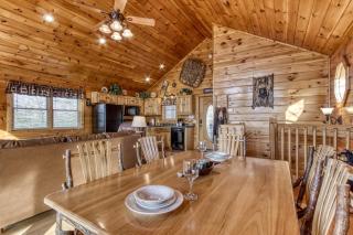 Mountains 4 Miles - Panoramic Views, Hot Tub & Fire Pit near Pigeon Forge - 1