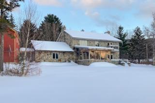 Stone House - Lake Elmore - 9