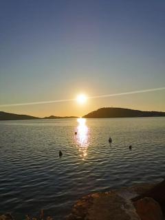 Beach front apartment with beautiful sunsets - Rogoznica - 4
