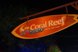 Coral Reef Surf Hostel and Camp - Tamarindo - 1