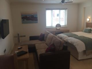 Porthole Suites - Saint Aubin - 9
