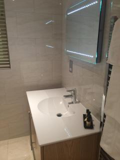 Porthole Suites - Saint Aubin - 8