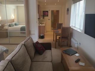 Porthole Suites - Saint Aubin - 7