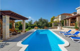 Amazing Home In Zrnovnica - Žrnovnica - 5