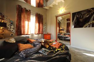 BELLAVISTA EXCLUSIVE B&B in zona centrale con piscina riscaldata-Jacuzzi vista lago LA COLAZIONE viene servita in una pasticceria esclusiva in centro-vicina alla struttura-animali di piccola taglia ammessi su richiesta - 2