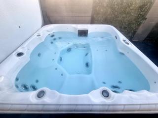 Apple Tree Lodge Hot Tub 3 bedroom 2 Bars - 7