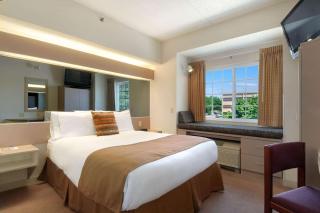 Microtel Inn & Suites by Wyndham Bloomington MSP Airport - Bloomington - 3