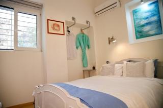 Aroura Homes Garden House 2BR 2BA Free Parking - 7