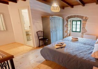 Holiday House Antica for 6 persons green surroundings of the island of Cres - Vidović - 0