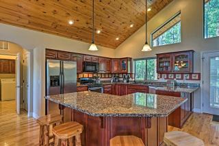 Serene Lakeside Cabin with Decks and Edler Lake Views! - Pinetop-Lakeside - 3