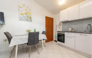 Lovely Apartment In Kozino - Kožino - 7