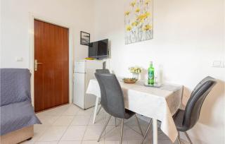 Lovely Apartment In Kozino - Kožino - 6
