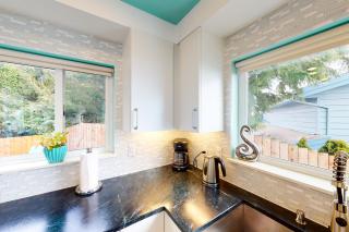 Serpent Rock Viewhouse - Rockaway Beach - 1