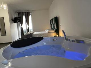 Habitat Luxury Suites - Bellona - 2