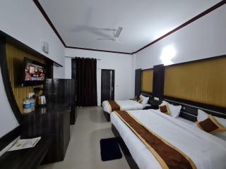 Hotel Broadway Katra by Geetanjali Group of Hotels - Katra - 5