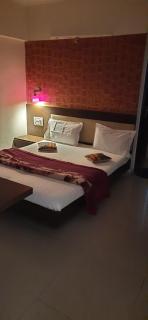 HOTEL S K PALACE - Mahabaleshwar - 2