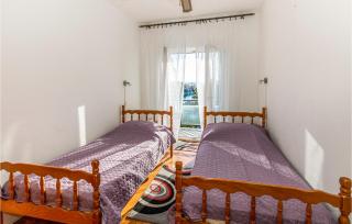2 Bedroom Lovely Apartment In Klek - Klek - 6